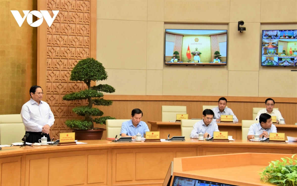 PM calls for greater efforts to fulfill all set targets over remaining months